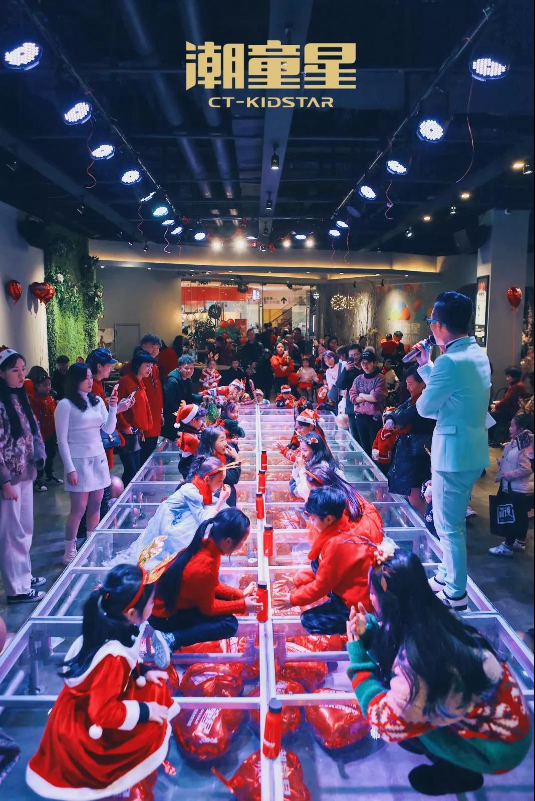 潮童星儿童模特们的圣诞.jpg