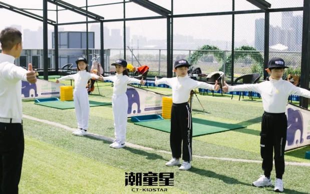 潮童星高尔夫